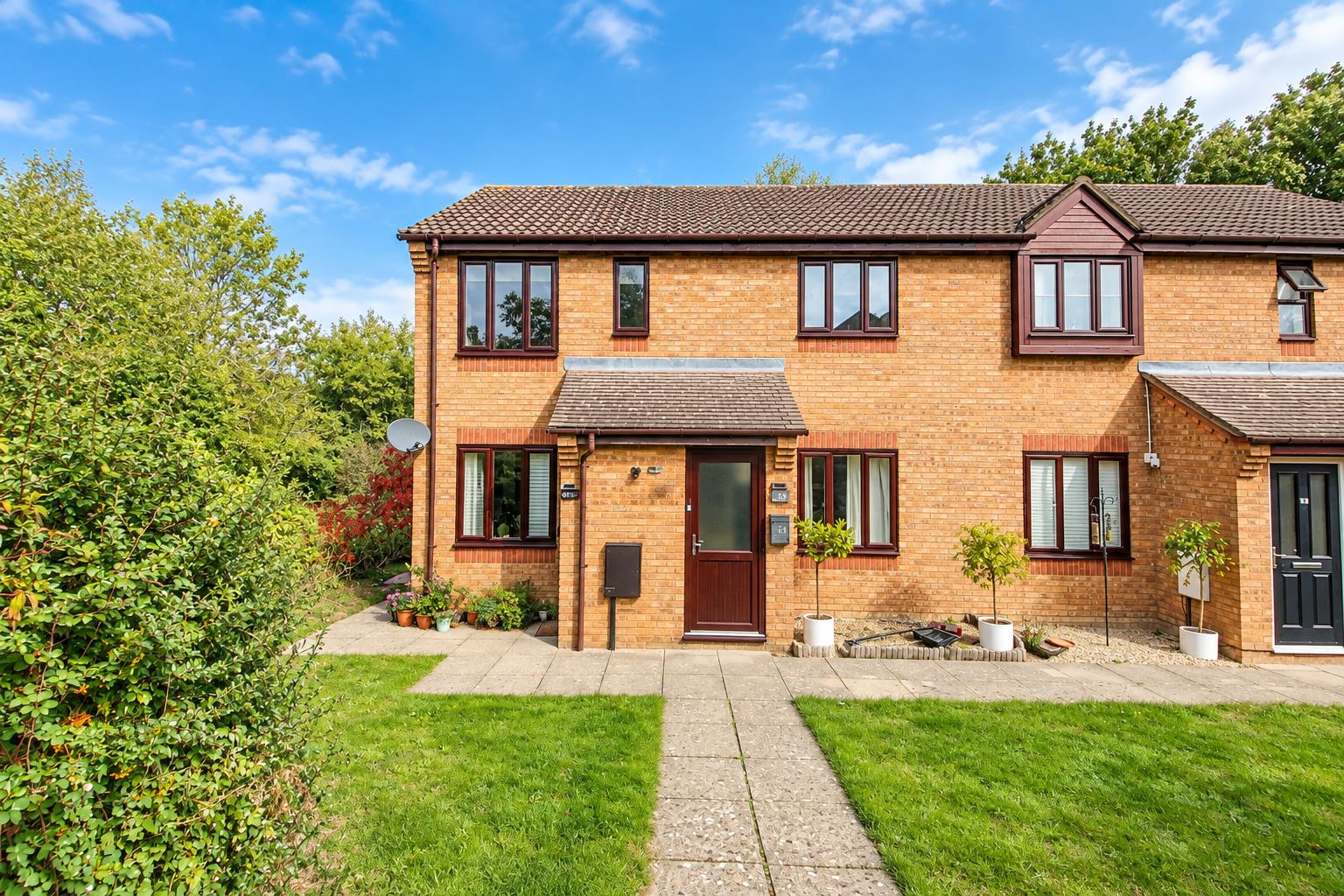 2 bed property in Lowndes Grove, Milton Keynes